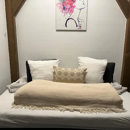 Honor-house Apartment *