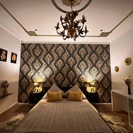 Honor-house * Λιντς